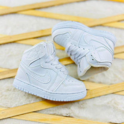 Jordan Mid Triple White Bebé