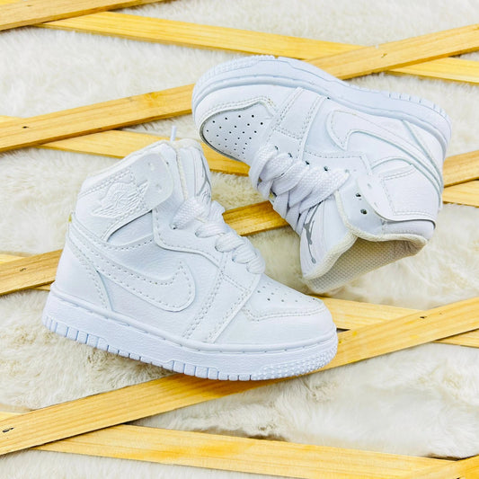 Jordan Mid Triple White Bebé